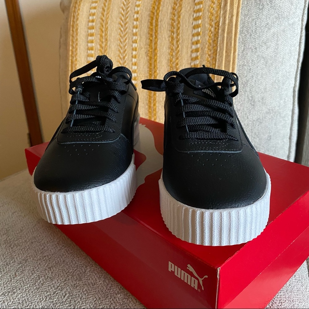 NIB Puma Women's Carina Sneaker • 9